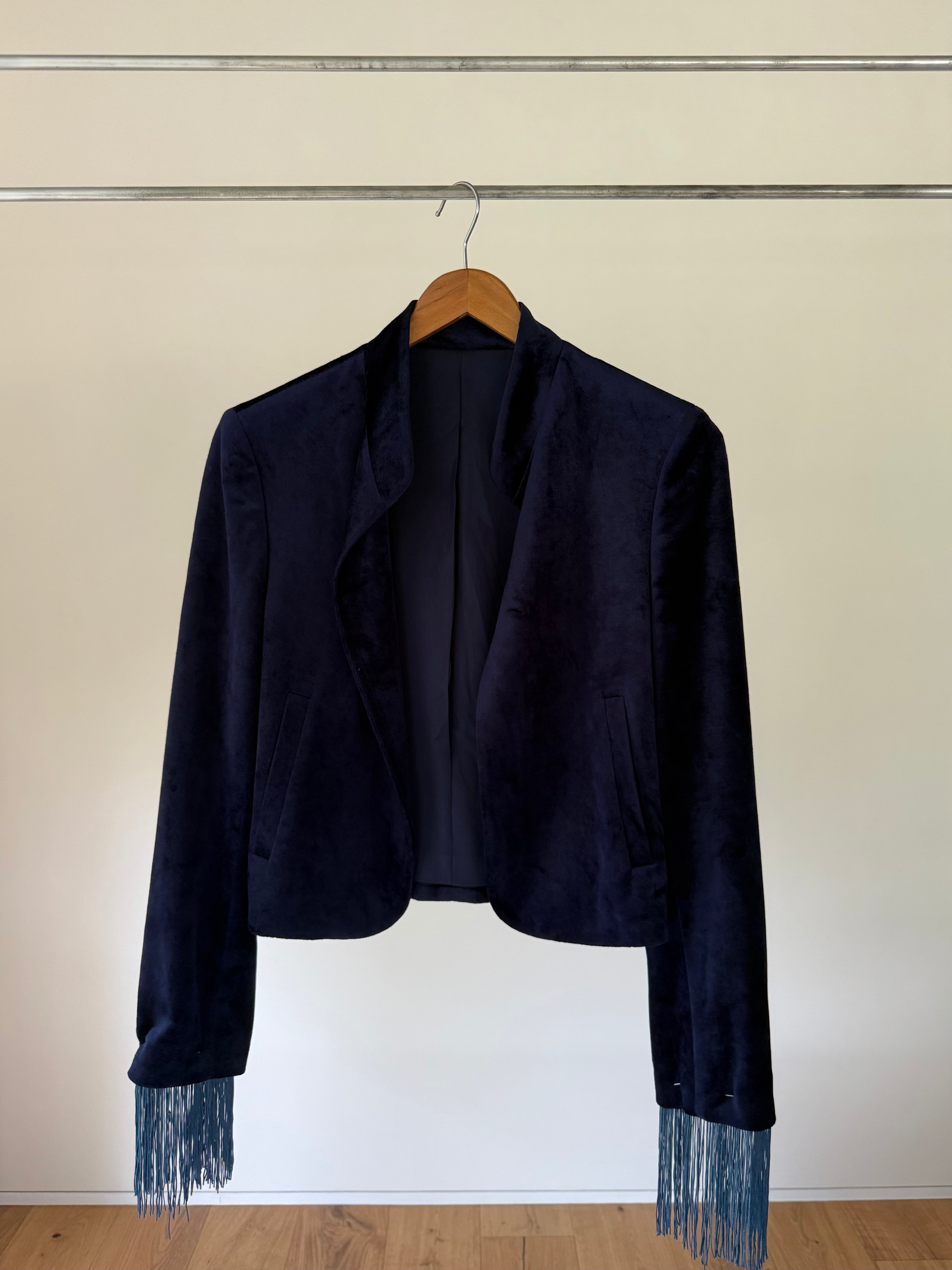 Magpie Blue